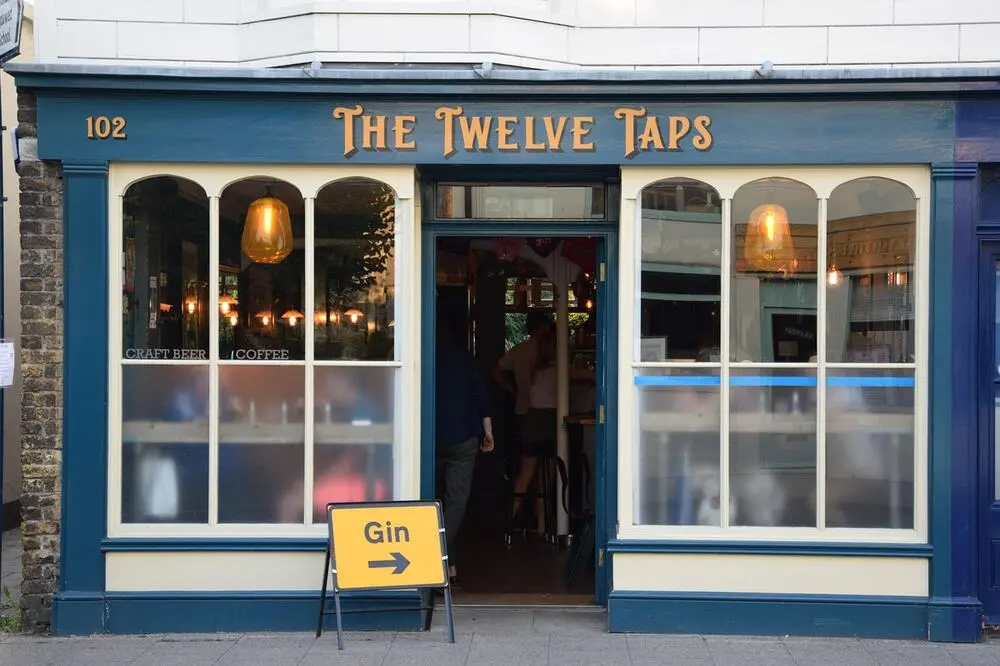 Small traditional English pub exterior